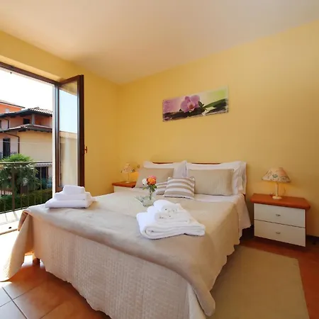 Sleeps 2 Apartament